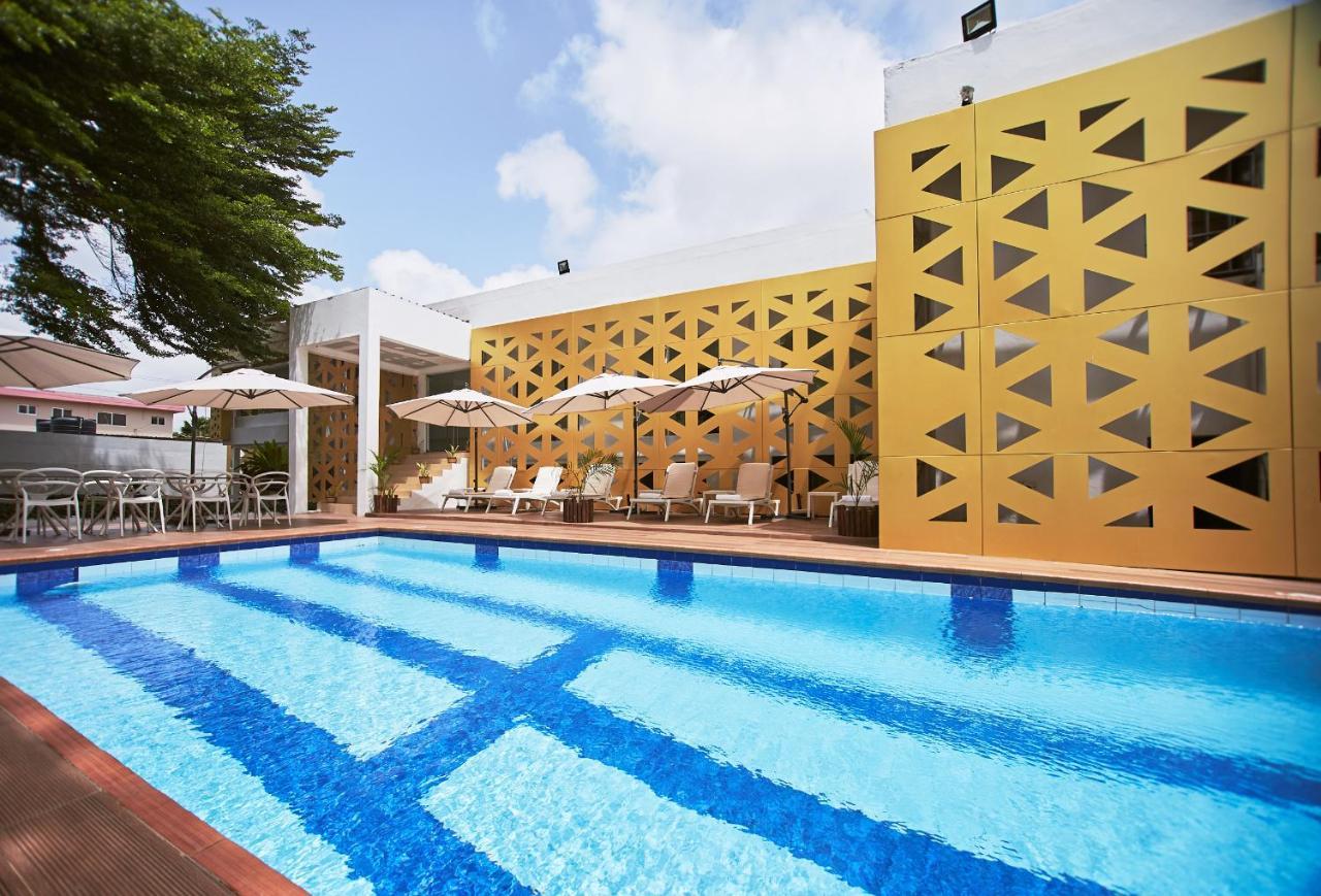 The Cabin Hotel Accra Exteriör bild