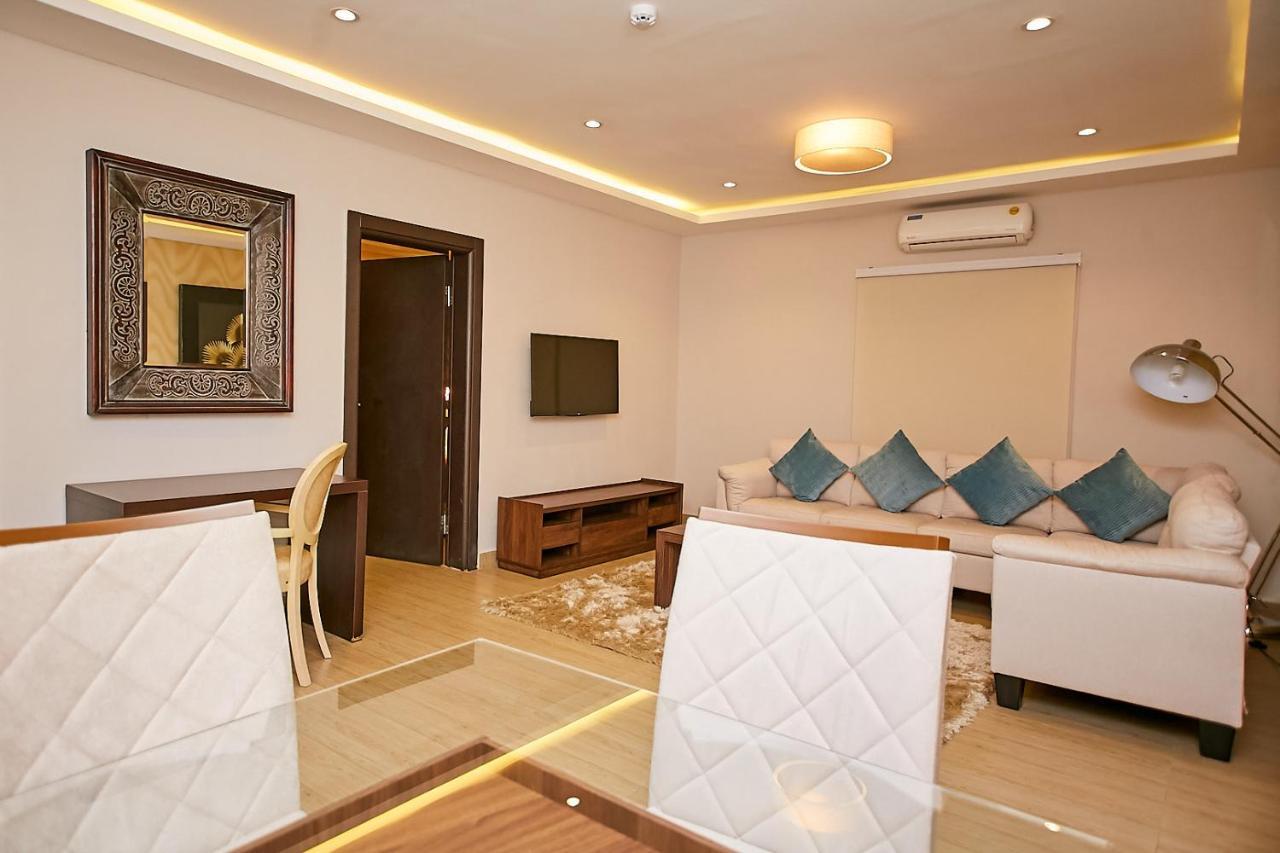 The Cabin Hotel Accra Exteriör bild